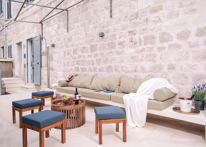 Dida Hvar Holiday home *