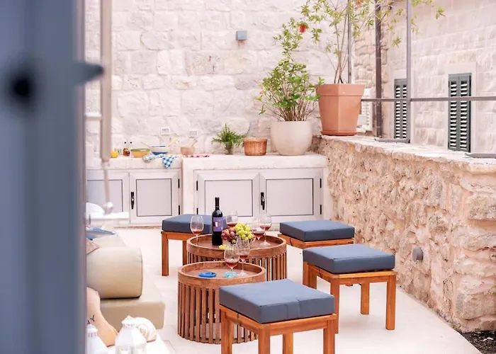 Dida Hvar Holiday home *